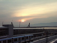 夕暮れの大阪南港